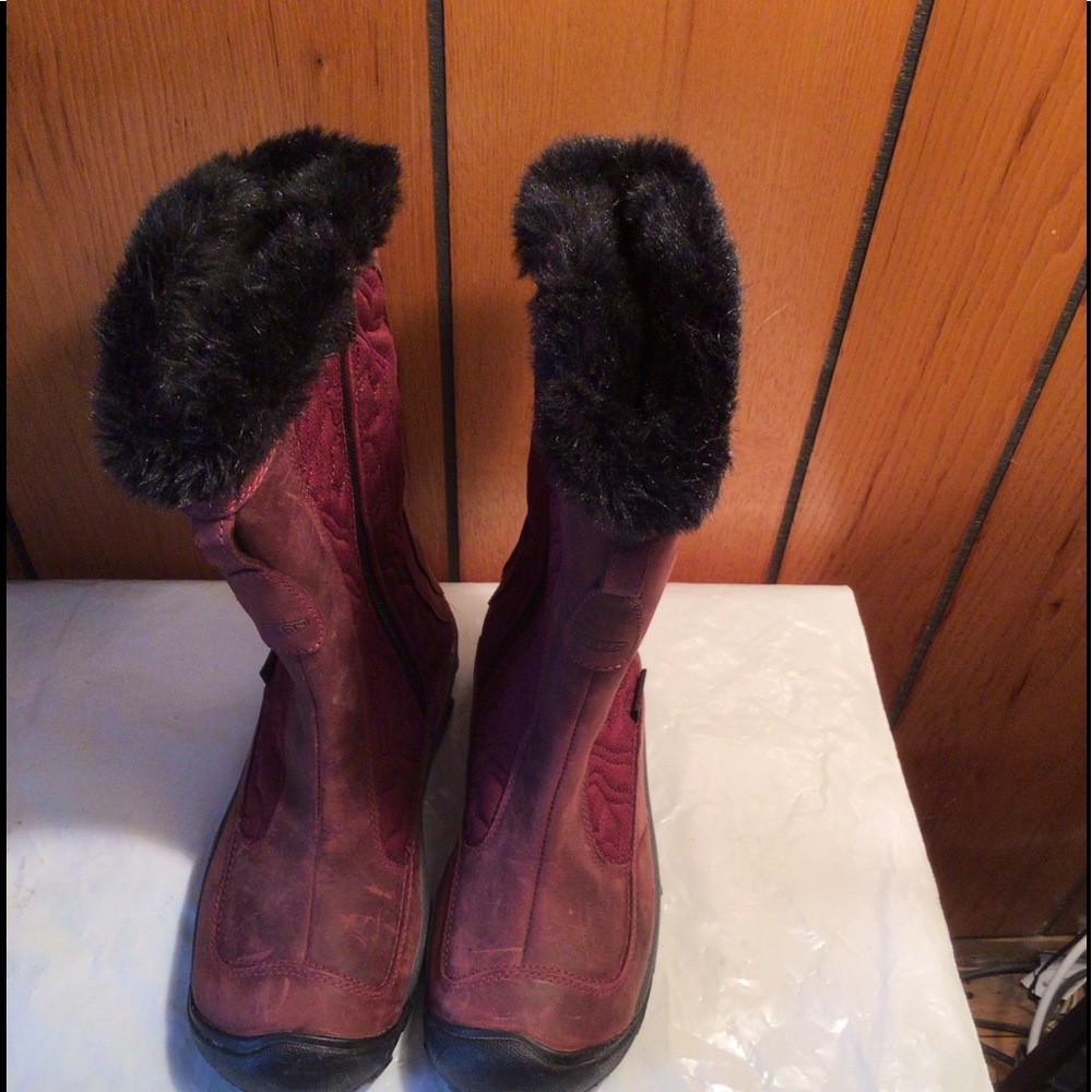 - Keene water proof boots Sz 6